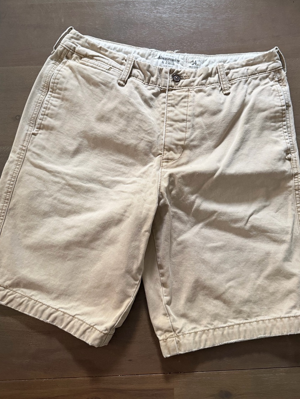 Abercrombie & Fitch Men's Beige Flat Front Cotton Shorts
